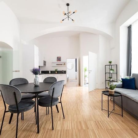 Spacious 2Br Near Attractions By Hm Wenen Buitenkant foto